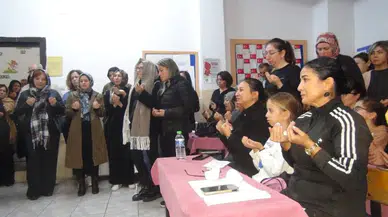 Mersin’de 24 Kasım Yasa Döndü! Gülşen Öğretmen Gözyaşlarıyla Uğurlandı